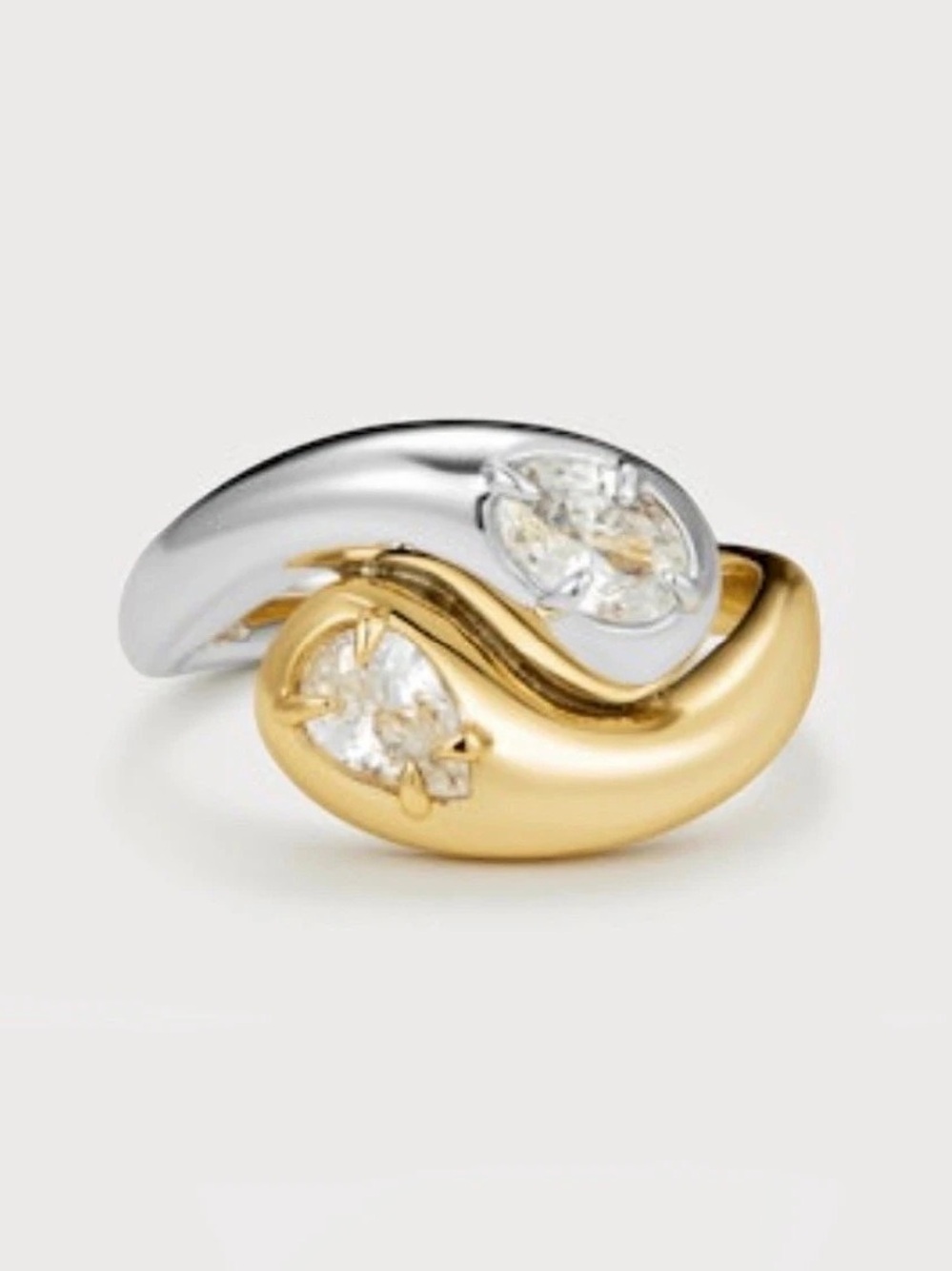 The Bianco Nero Interlock Ring |LUVAJ